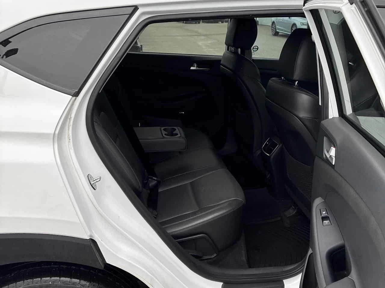 Hyundai Tucson Ultimate  CARFAX, снимка 11 - Автомобили и джипове - 53745473