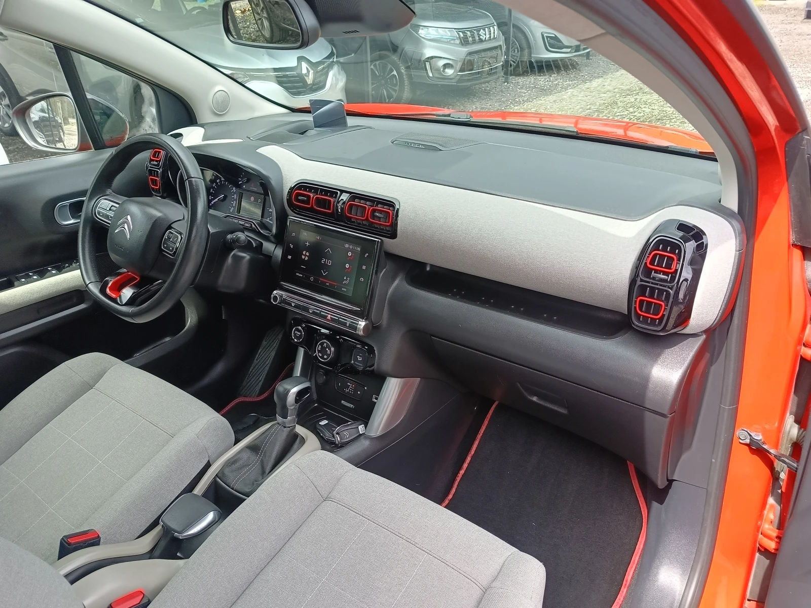 Citroen C3 Aircross 1.2i Автоматик, снимка 10 - Автомобили и джипове - 54092202