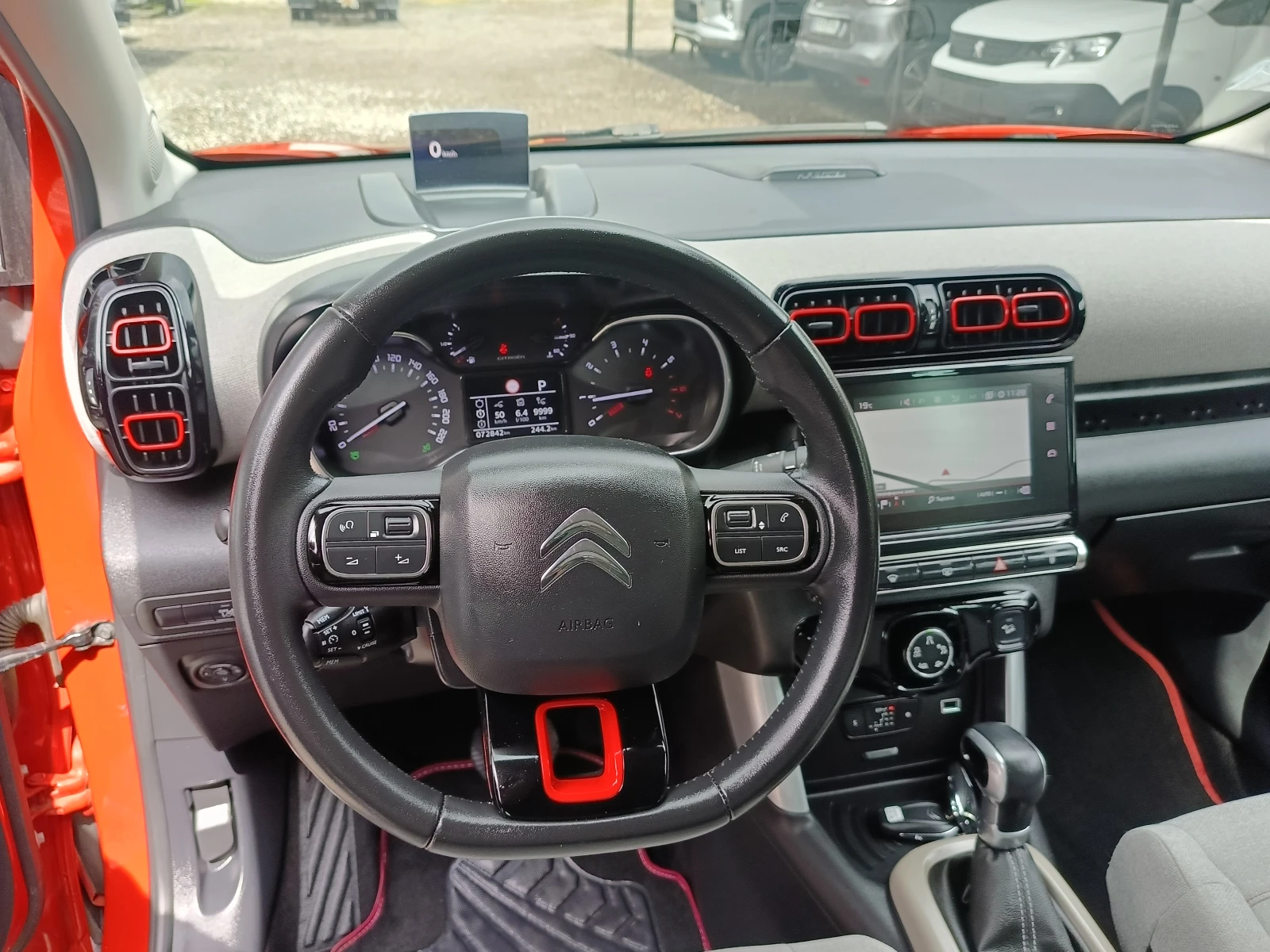 Citroen C3 Aircross 1.2i Автоматик, снимка 12 - Автомобили и джипове - 54092202