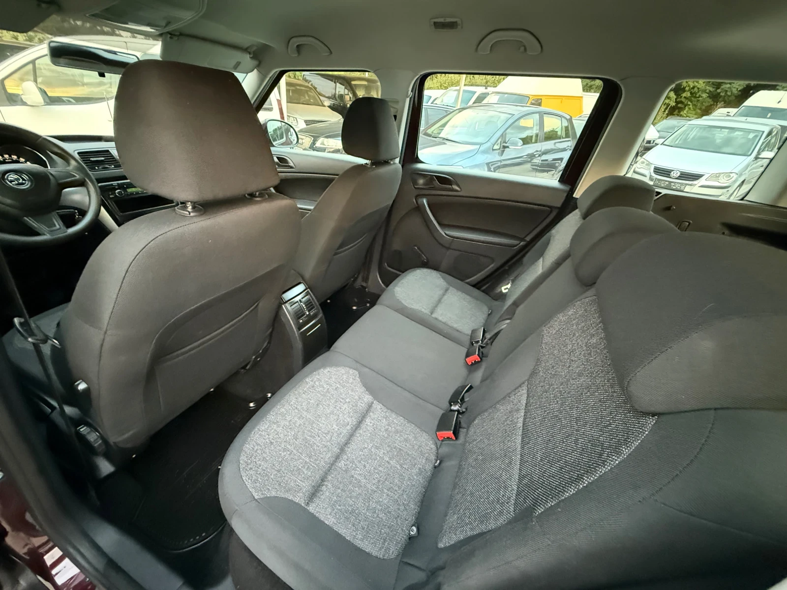 Skoda Yeti 2.0TDI 110К.С. 4Х4, снимка 13 - Автомобили и джипове - 55386672