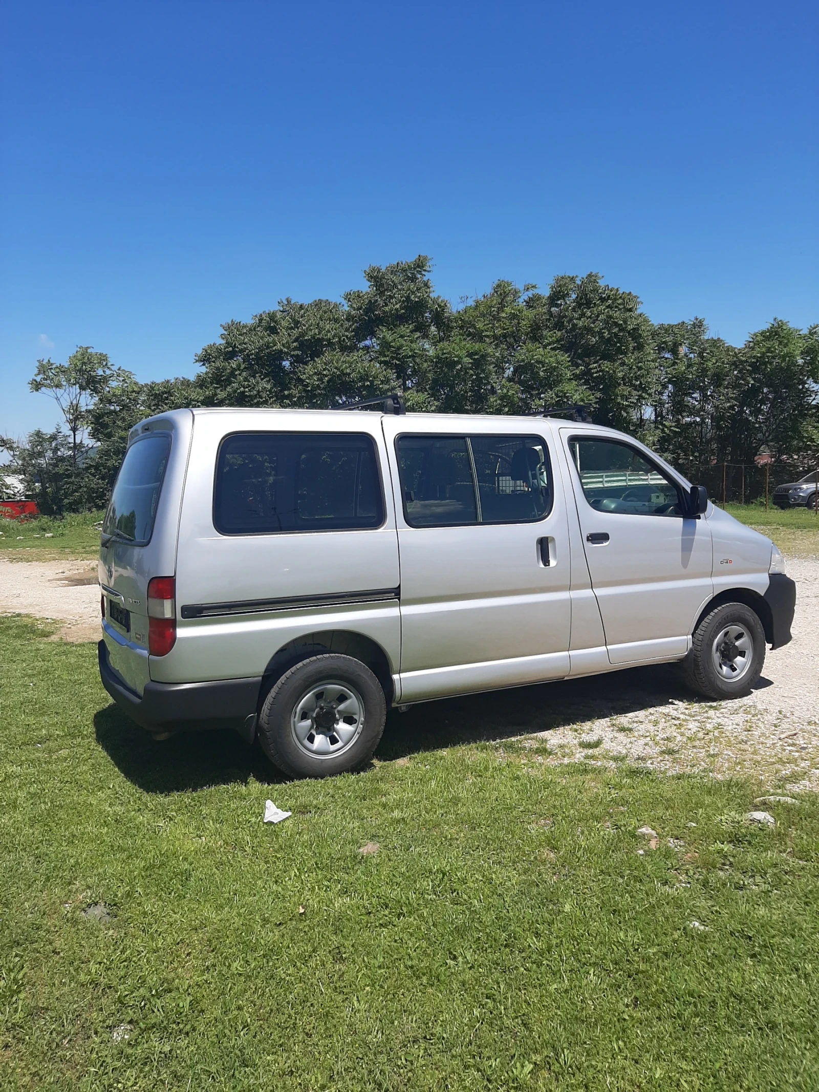 Toyota Hiace 2.5D -4 WD, снимка 7 - Бусове и автобуси - 54697649