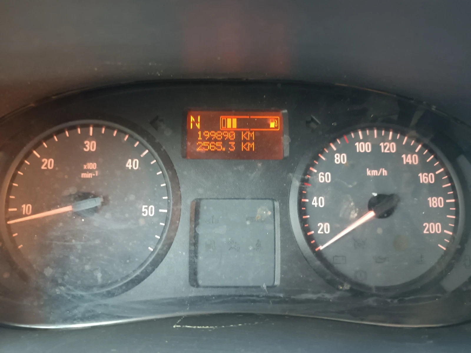 Opel Vivaro 2.5 CDTI 2011г., снимка 15 - Бусове и автобуси - 55770250