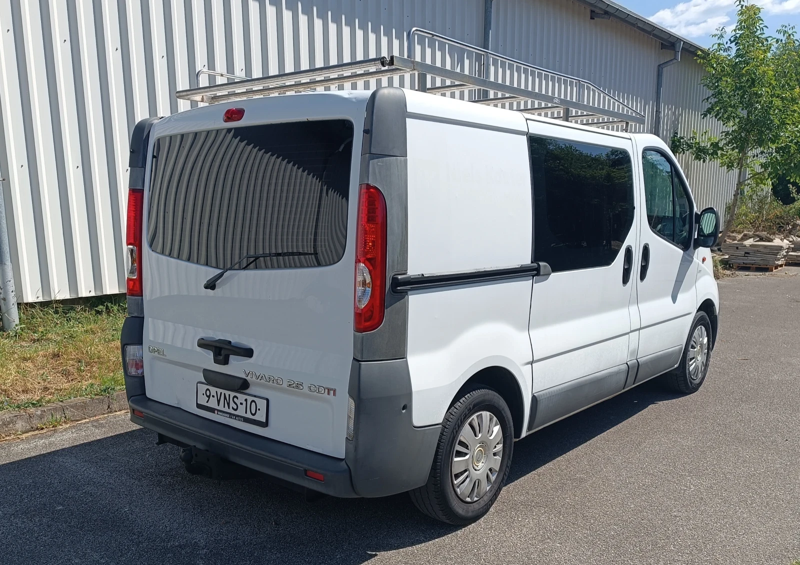Opel Vivaro 2.5 CDTI 2011г., снимка 6 - Бусове и автобуси - 55770250