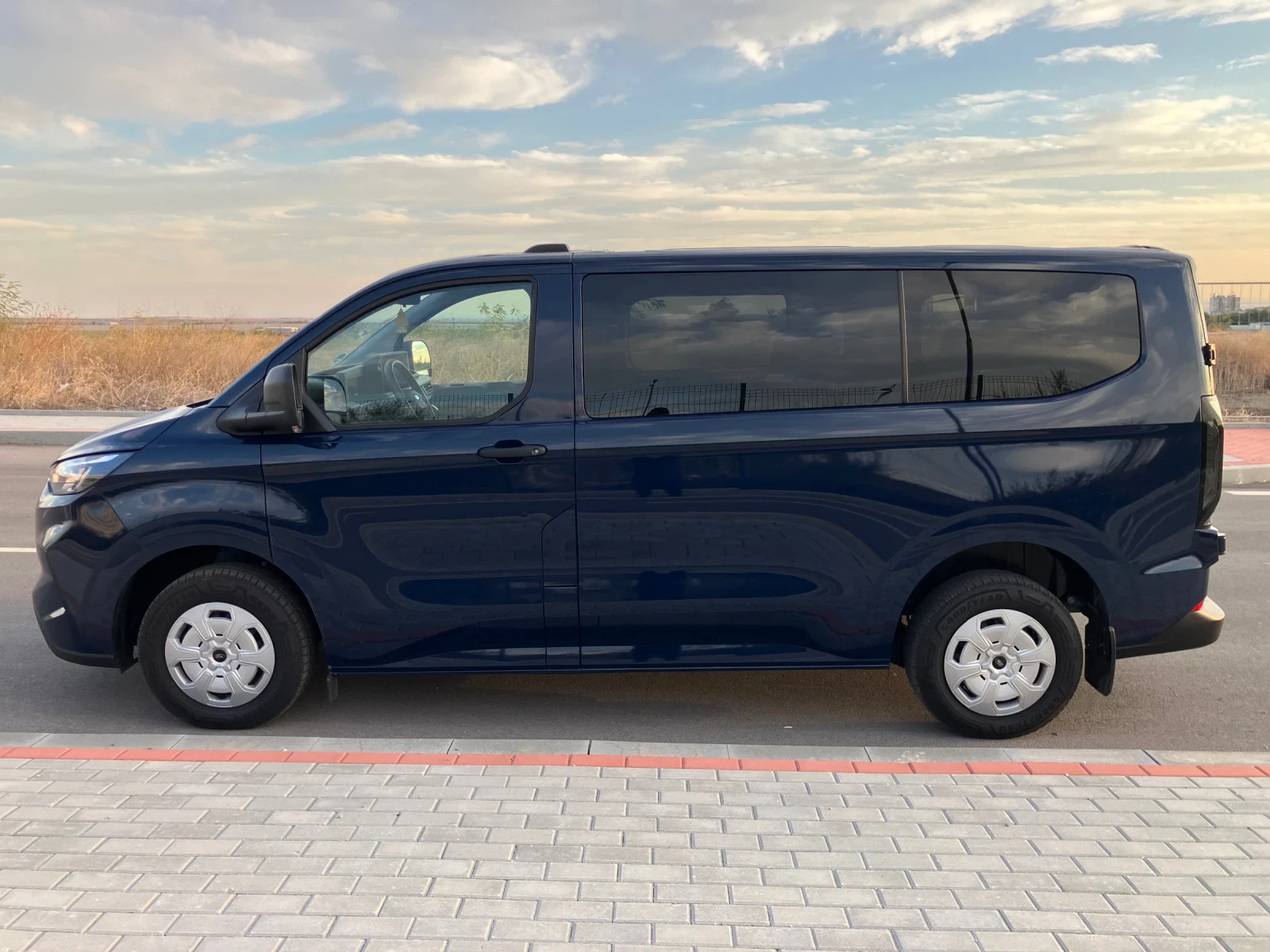 Ford Transit Custom, снимка 5 - Бусове и автобуси - 56411147