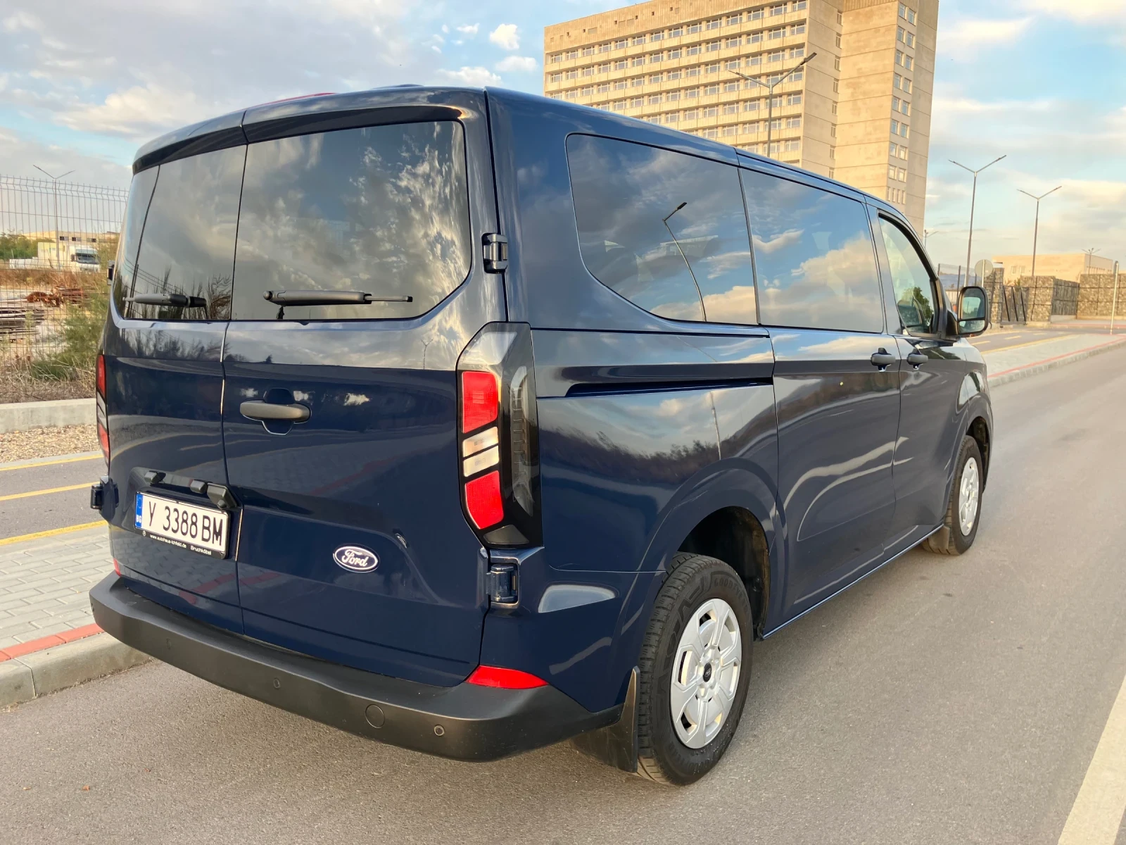 Ford Transit Custom, снимка 7 - Бусове и автобуси - 56411147