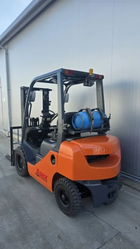 Мотокар Toyota 2 тона газокар, снимка 2