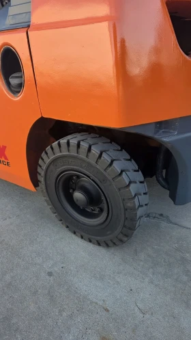 Мотокар Toyota 2 тона газокар, снимка 6