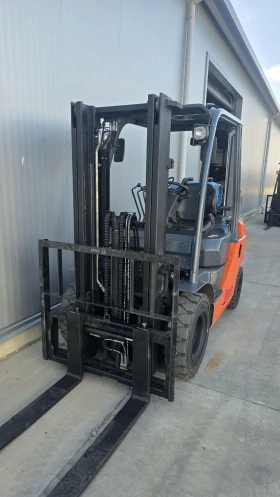 Мотокар Toyota 2 тона газокар, снимка 3