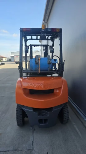 Мотокар Toyota 2 тона газокар, снимка 4