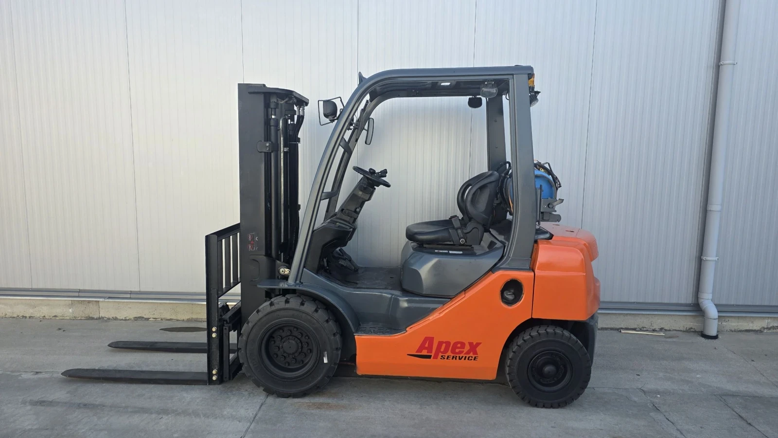 ������� Toyota 2 ���� ������� | Mobile.bg � ����������� 1