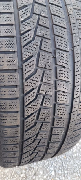 Гуми Зимни 255/45R19, снимка 5
