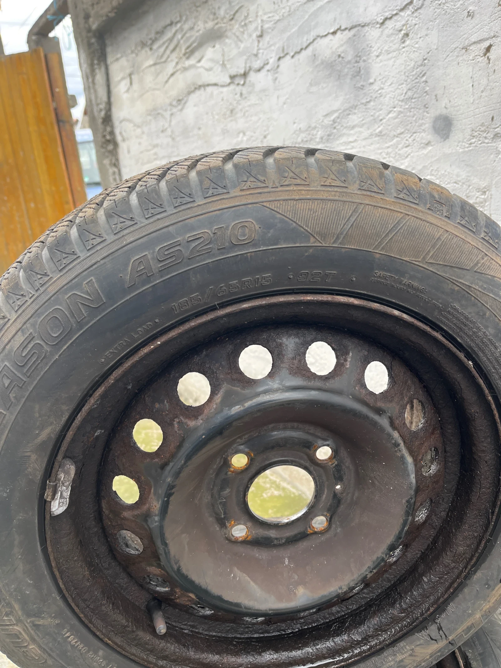 ���� � ������ 185/65R15 | Mobile.bg � ����������� 1