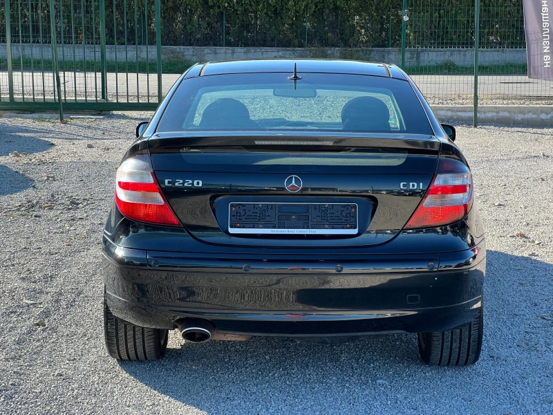 Mercedes-Benz C 220 Sport coupe, снимка 5 - Автомобили и джипове - 47613609