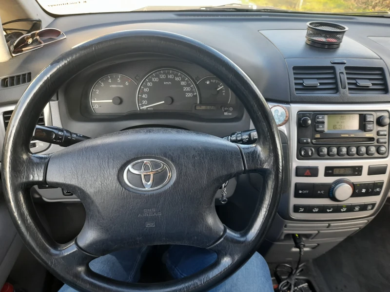 Toyota Avensis verso, снимка 5 - Автомобили и джипове - 48561009