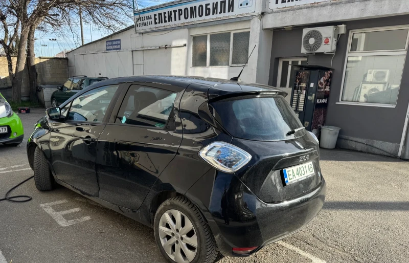 Renault Zoe Intens, снимка 3 - Автомобили и джипове - 48563448