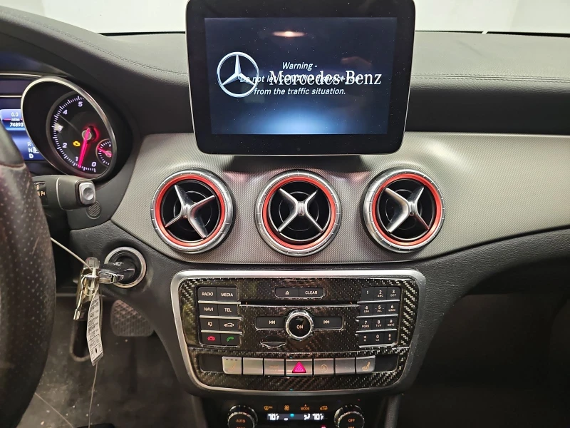 Mercedes-Benz CLA 250 4MATIC* HARMON* AMG PACK* DISTRONIC* AMBIENT* , снимка 8 - Автомобили и джипове - 48996425