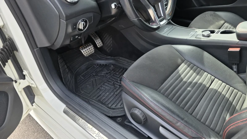 Mercedes-Benz CLA 220, снимка 11 - Автомобили и джипове - 51497384