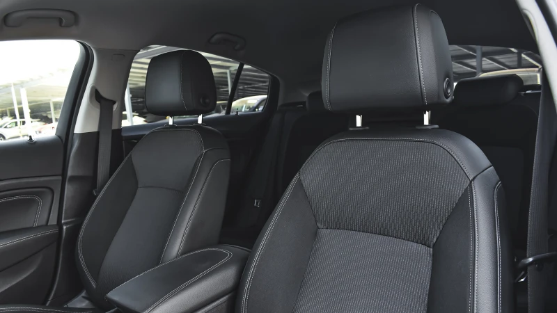 Opel Insignia Grand Sport 2.0d Innovation Automatic, снимка 10 - Автомобили и джипове - 51690678