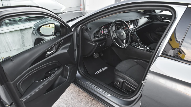 Opel Insignia Grand Sport 2.0d Innovation Automatic, снимка 8 - Автомобили и джипове - 51690678