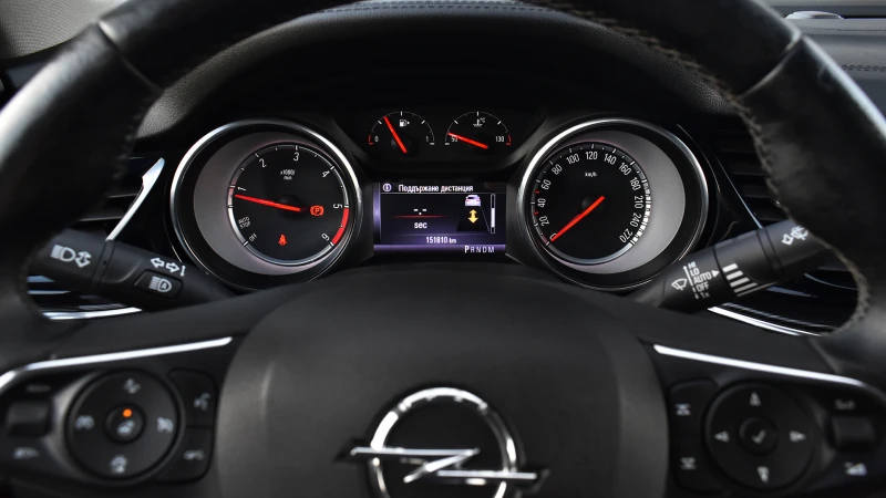 Opel Insignia Grand Sport 2.0d Innovation Automatic, снимка 15 - Автомобили и джипове - 51690678