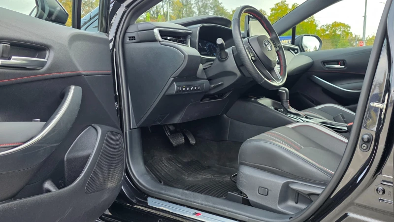 Toyota Corolla GR SPORT, снимка 14 - Автомобили и джипове - 52324056