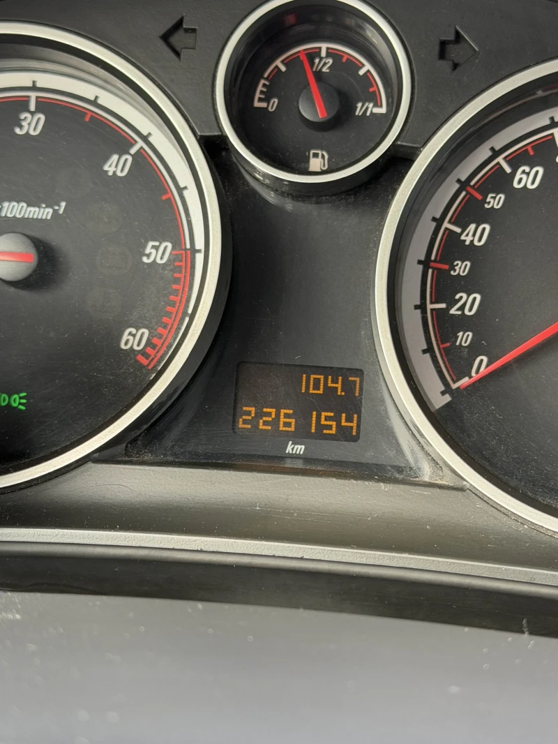 Opel Astra 1.9 cdti, снимка 12 - Автомобили и джипове - 53434124