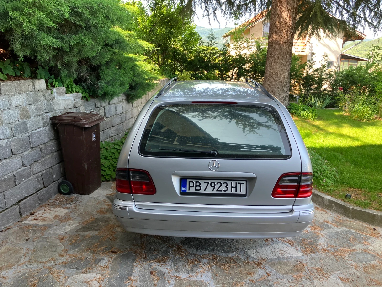 Mercedes-Benz E 220  - изображение 10