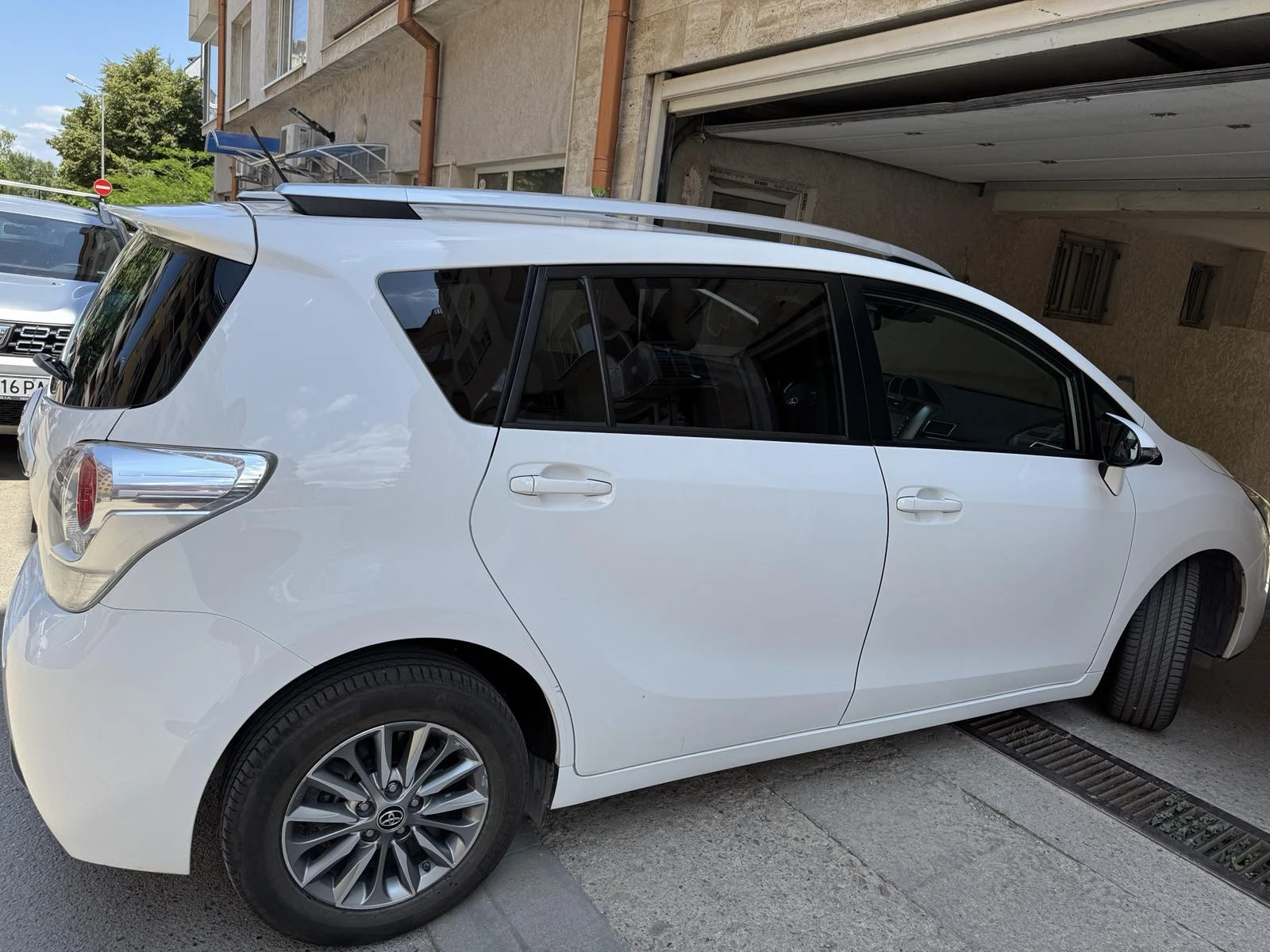 Toyota Verso лек автомобил - изображение 4