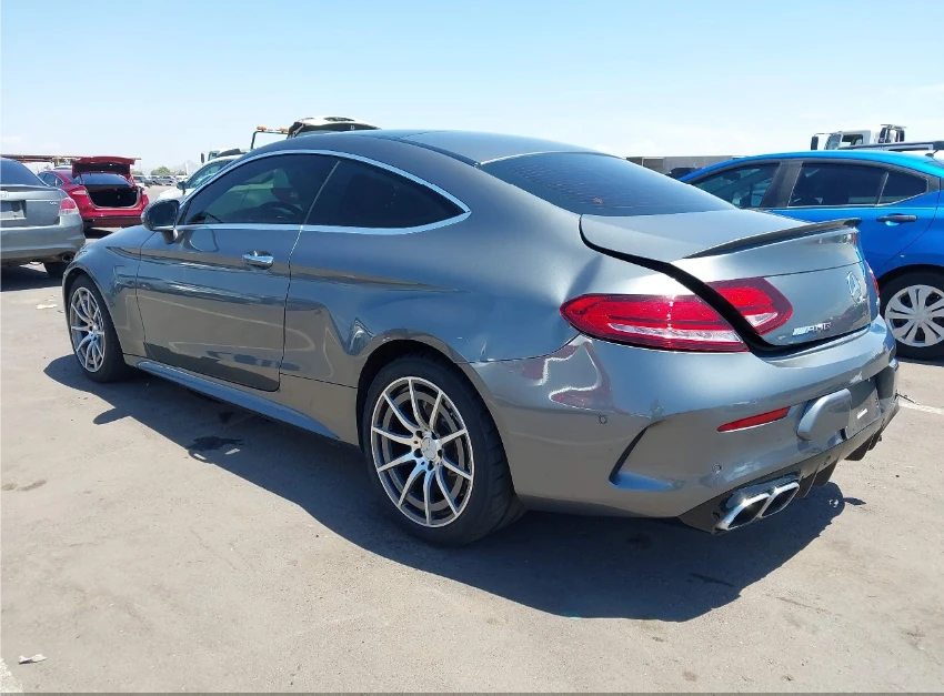 Mercedes-Benz C 63 AMG  - изображение 4