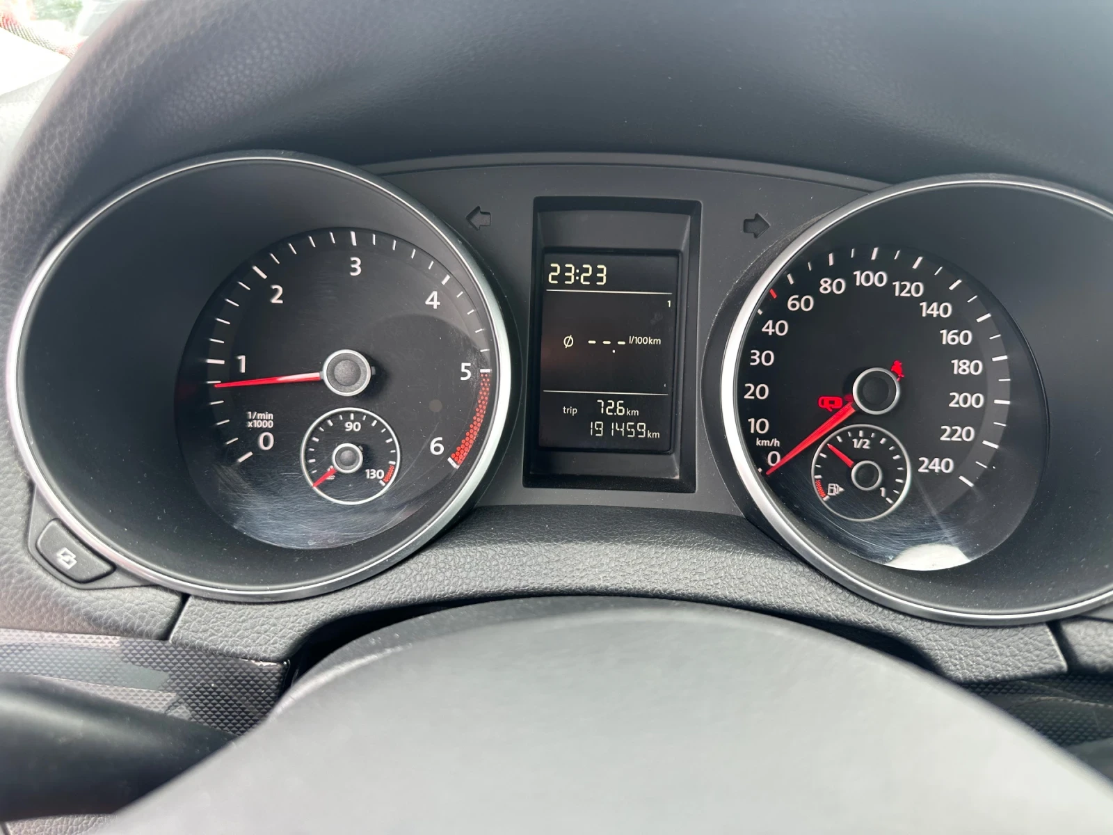 VW Golf 1.6TDI ITALIA | Mobile.bg   11