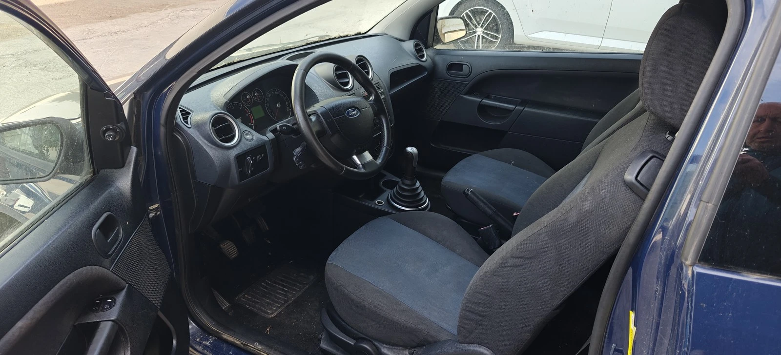 Ford Fiesta 09г1.4HDIклима - изображение 6