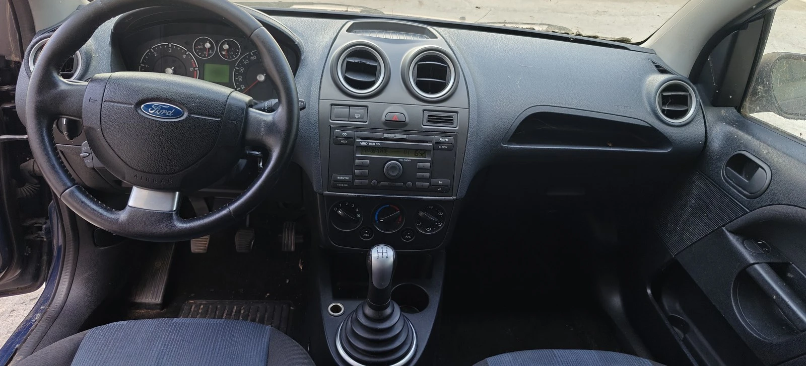 Ford Fiesta 09г1.4HDIклима - изображение 8
