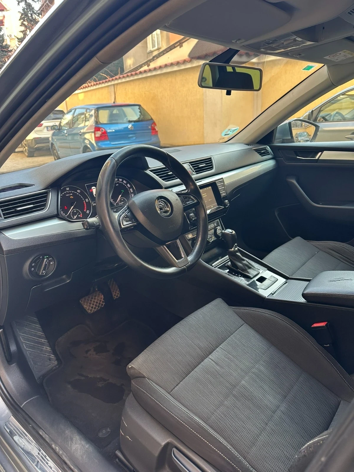 Skoda Superb 2.0 150 автомат, снимка 8 - Автомобили и джипове - 53739338