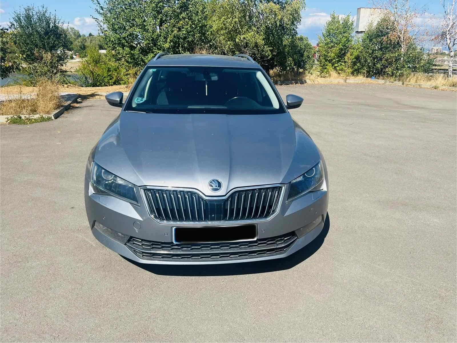 Skoda Superb 2.0 150 автомат, снимка 13 - Автомобили и джипове - 53739338