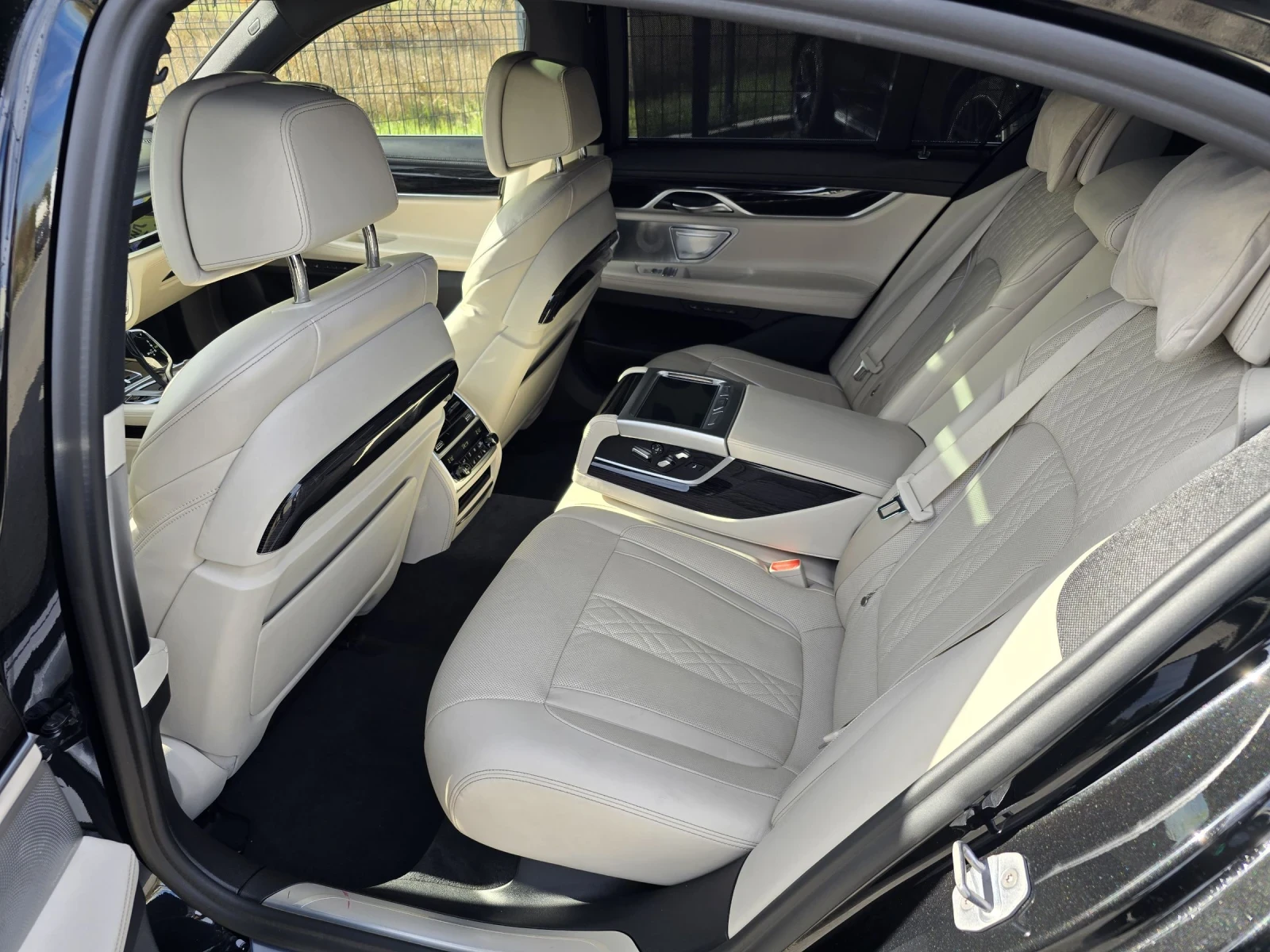 BMW 750 XDRIVE/LUXURY/BOWER AND WILKINSON SOUND/HEADUPFULL | Mobile.bg   10