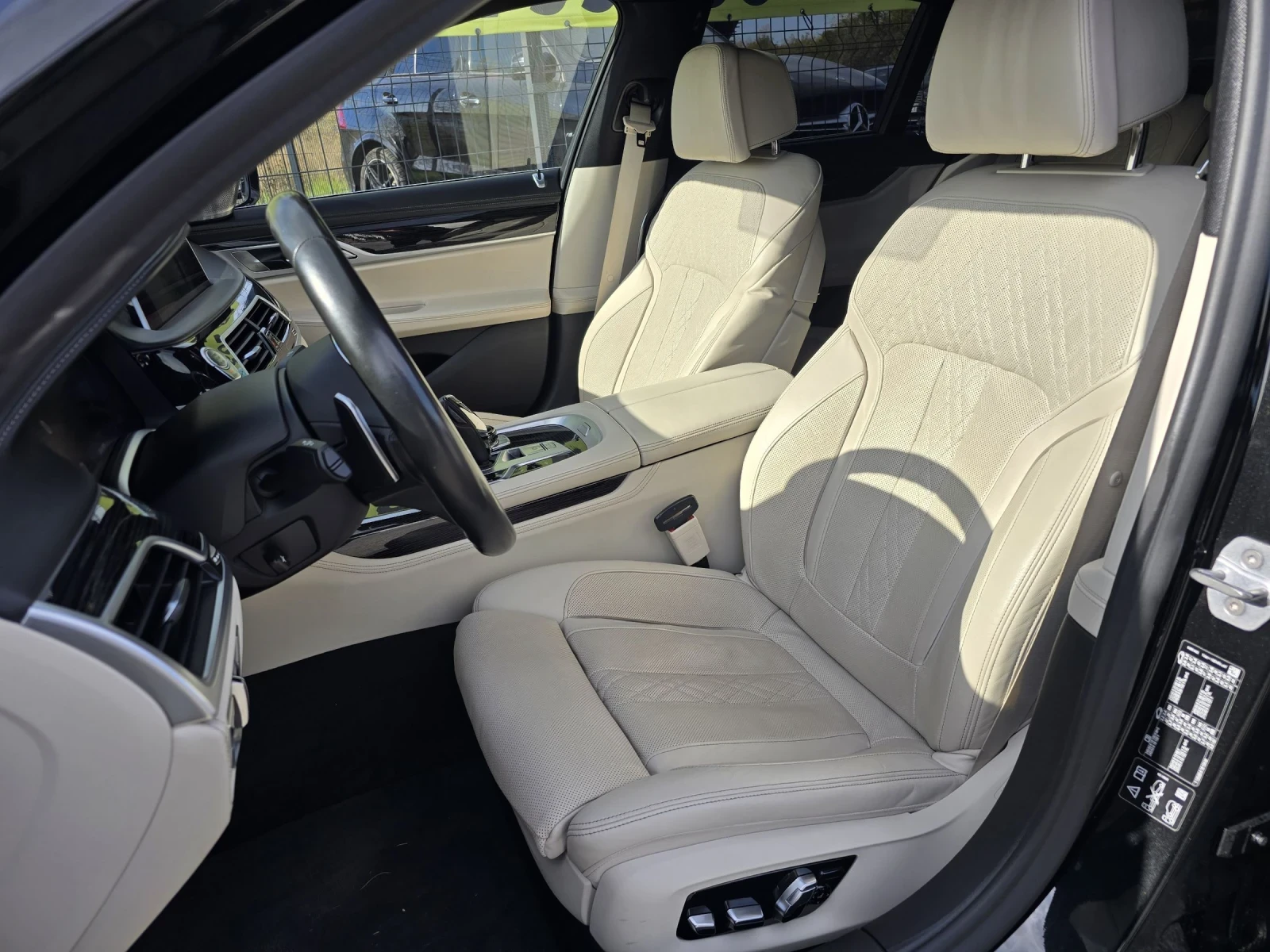 BMW 750 XDRIVE/LUXURY/BOWER AND WILKINSON SOUND/HEADUPFULL | Mobile.bg   8