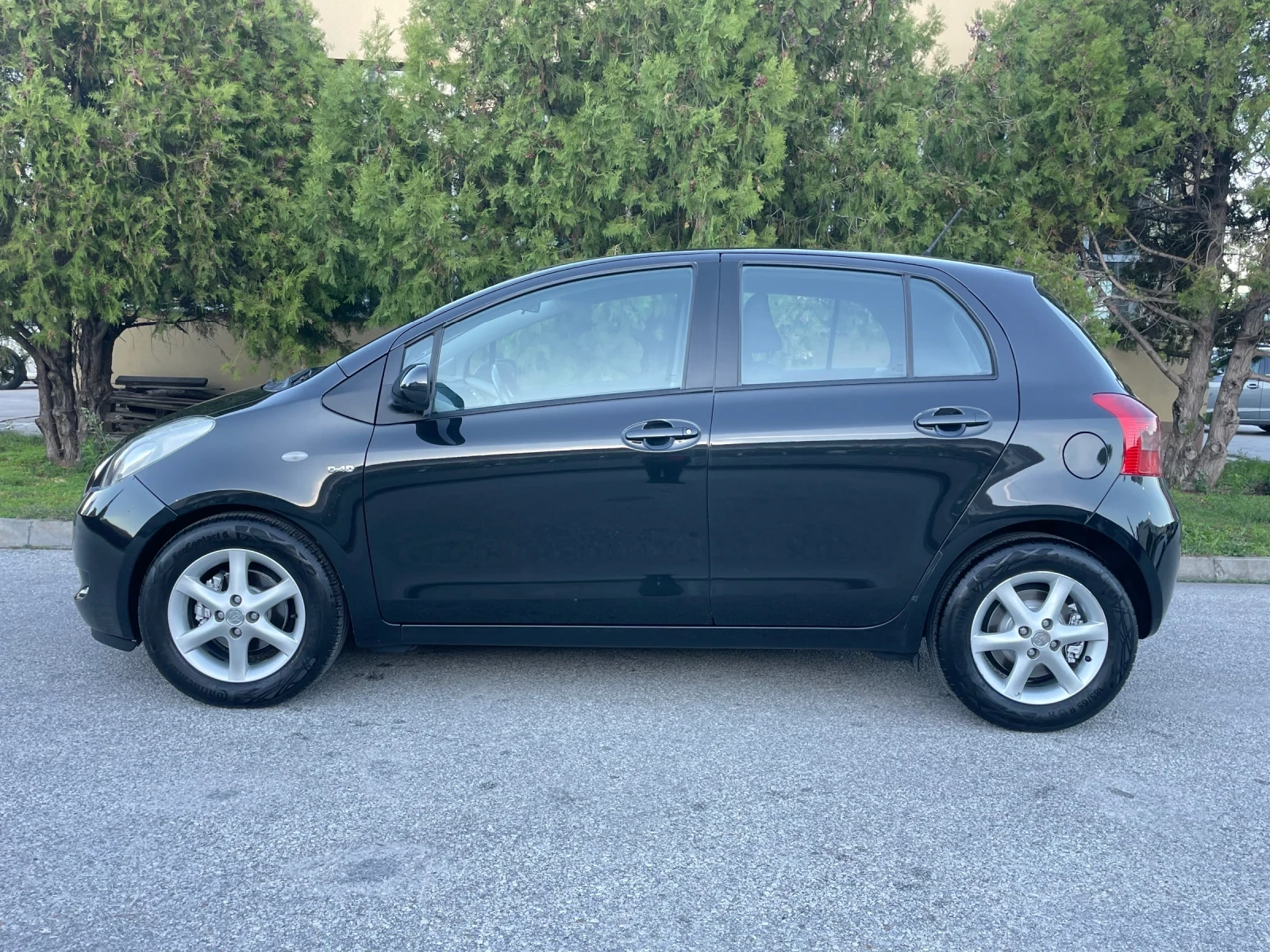 Toyota Yaris 1.4D-4D 90к.с. EURO4 SOL ГЕРМАНИЯ - изображение 2