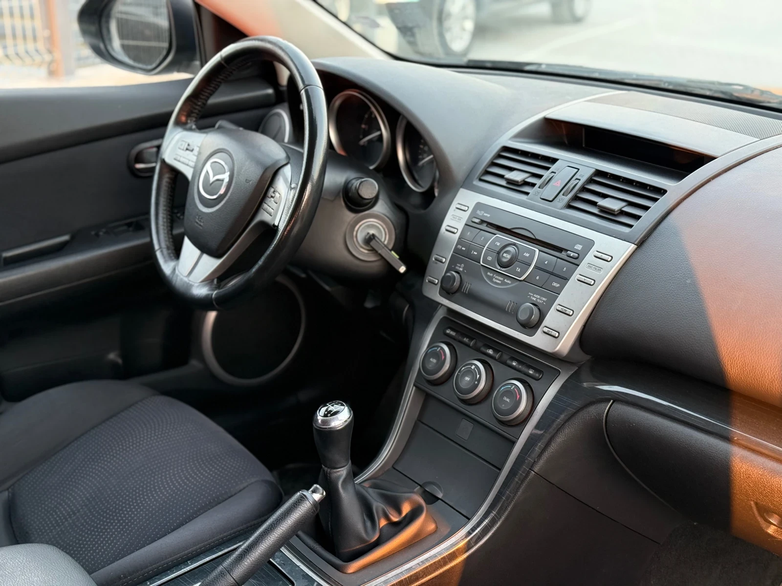 Mazda 6 2.0D* 2009г* Ръчка* Топ Състояние* Сервизна* 212.0, снимка 15 - Автомобили и джипове - 53819517