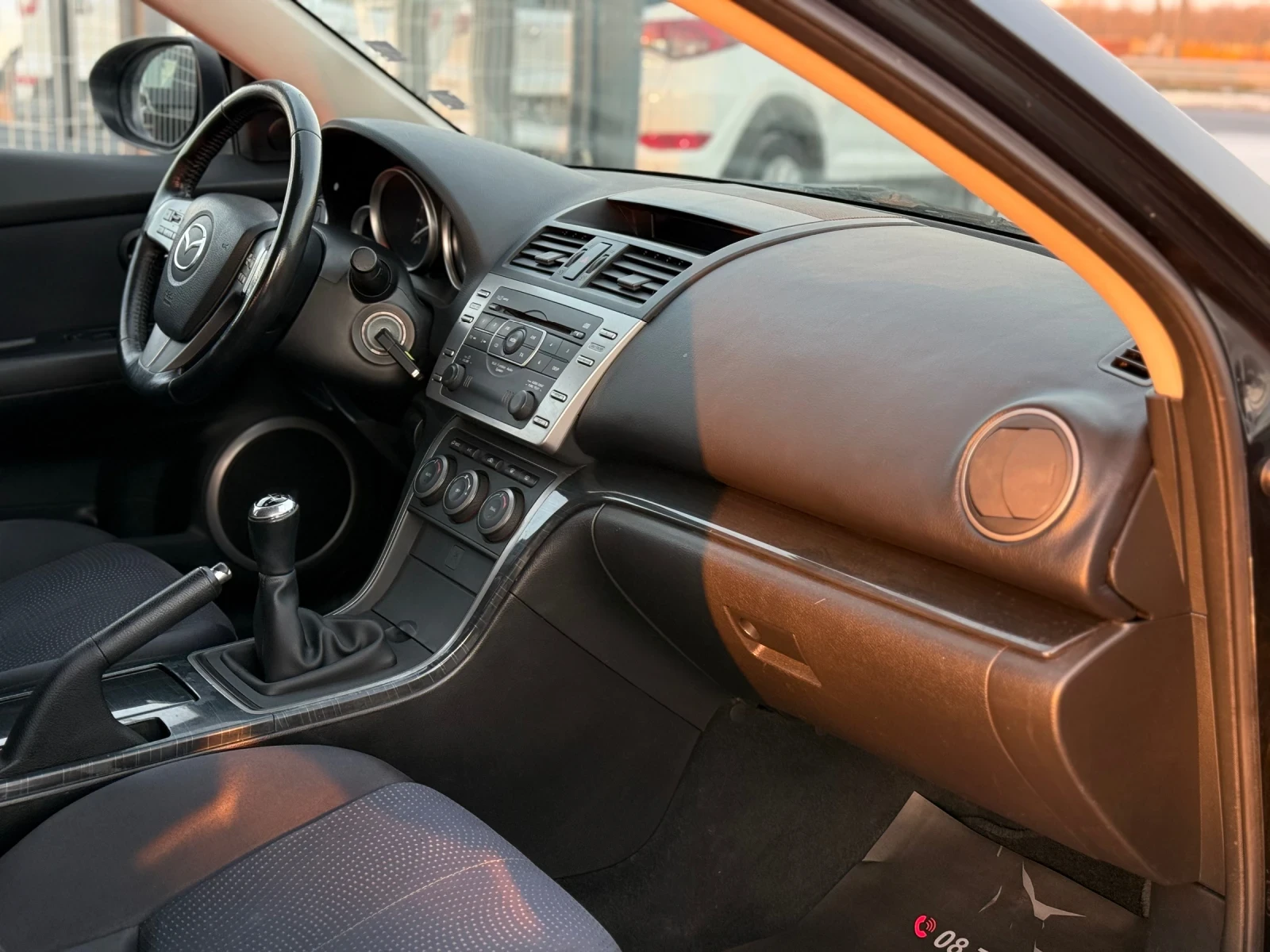 Mazda 6 2.0D* 2009г* Ръчка* Топ Състояние* Сервизна* 212.0, снимка 14 - Автомобили и джипове - 53819517