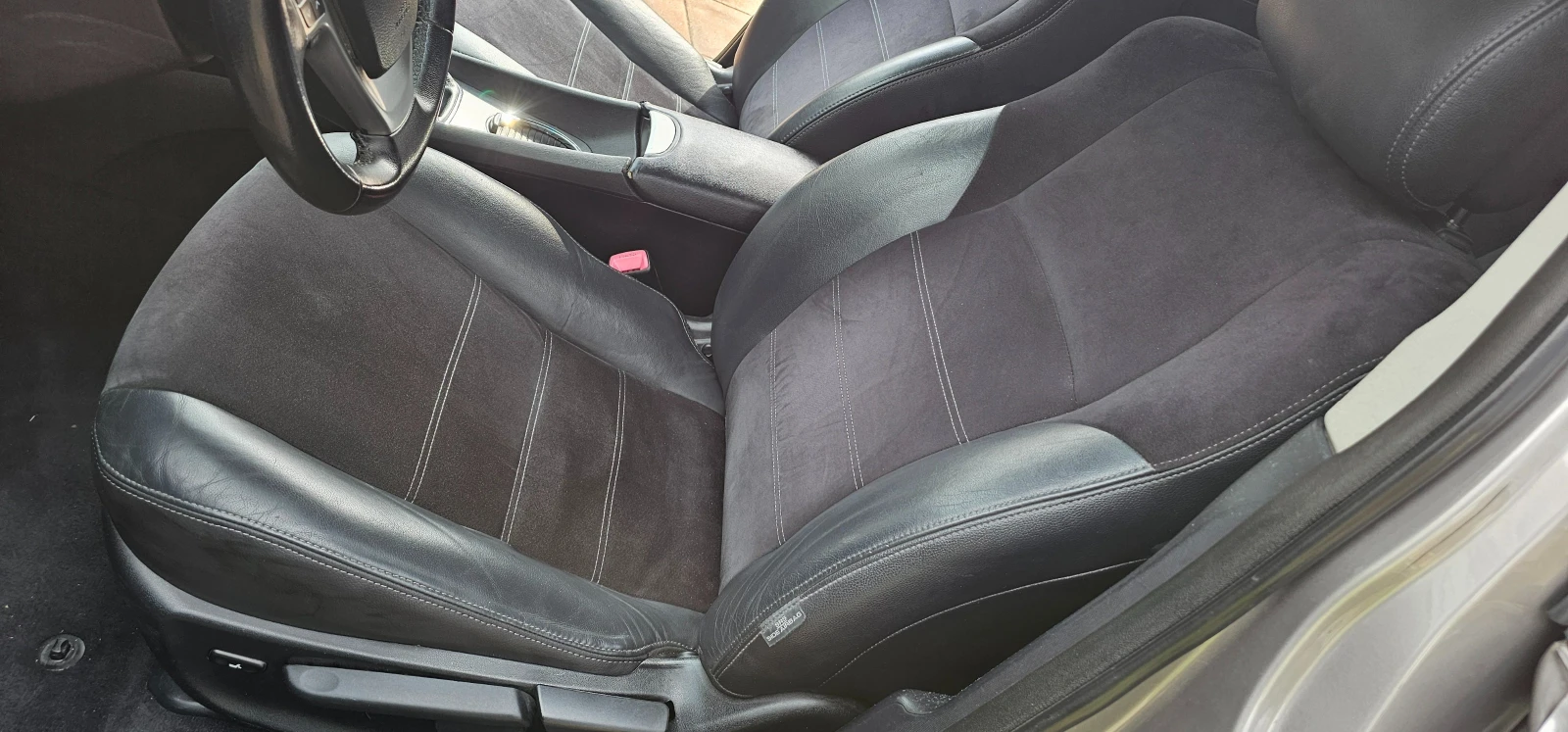 Toyota Avensis 2.0 D-4D, снимка 14 - Автомобили и джипове - 53928490