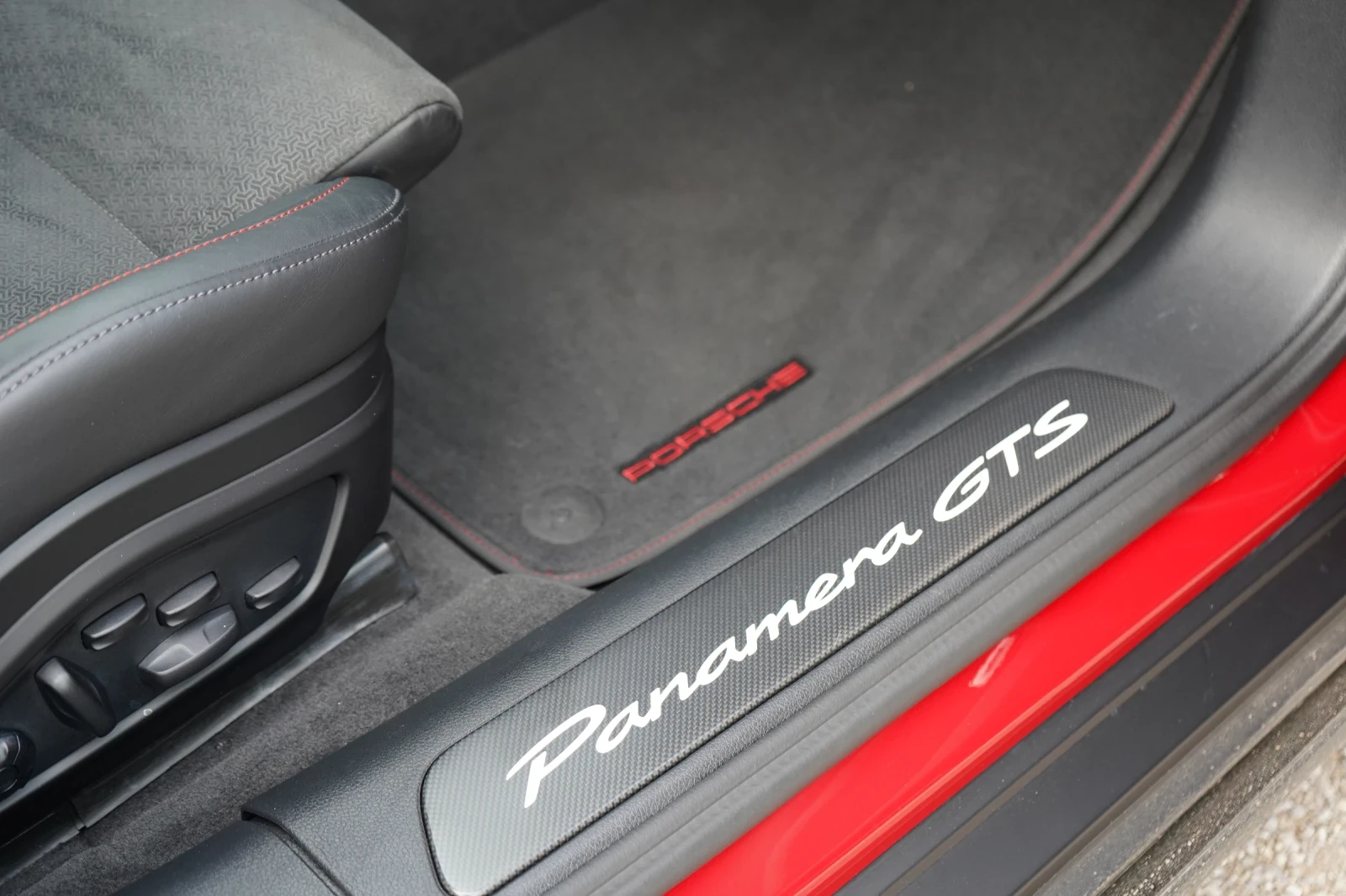 Porsche Panamera GTS* 4.0 V8* BOSE* PANO* SPORT CHRONO* EXCLUSIVE | Mobile.bg � ����������� 16