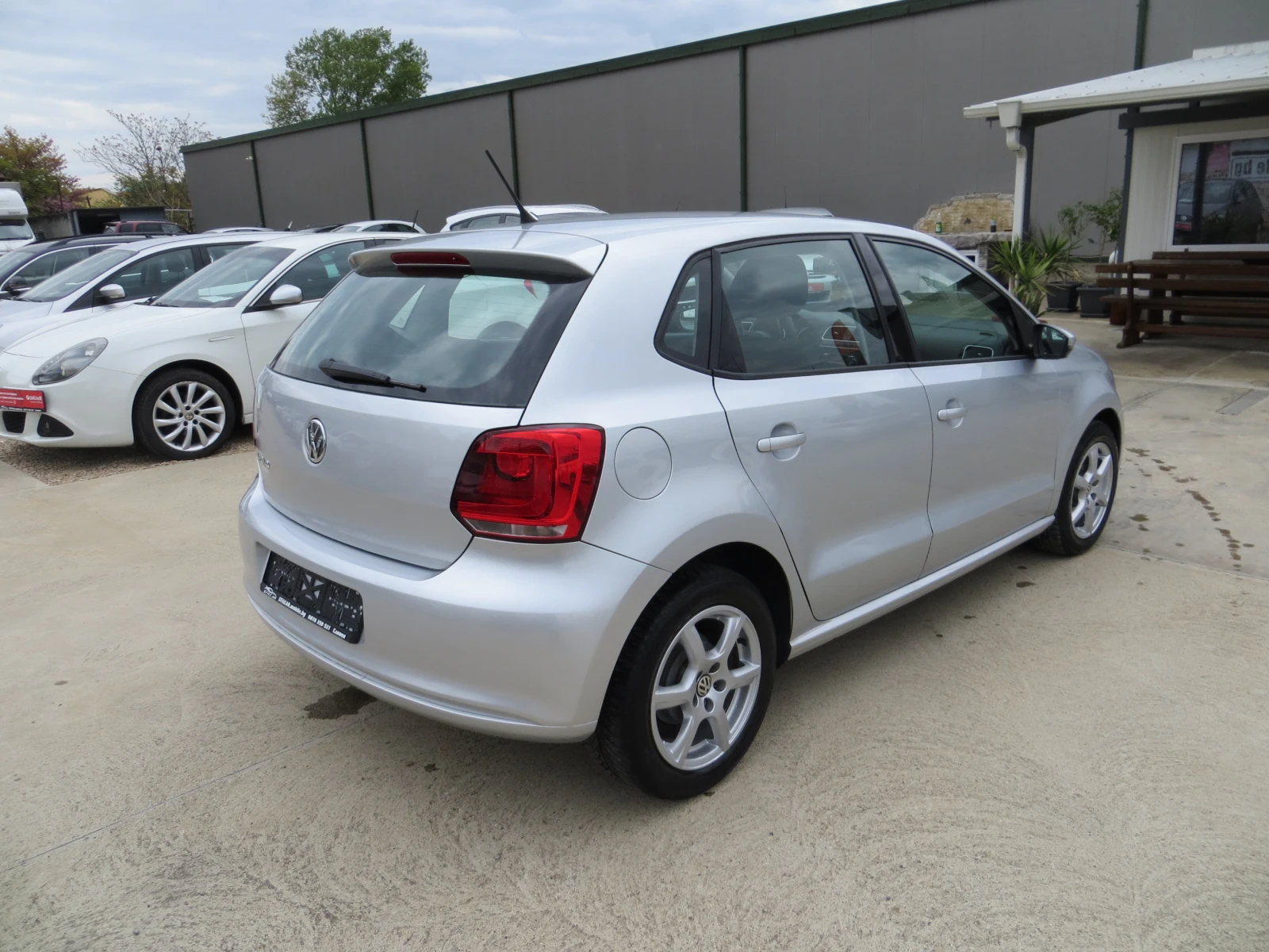 VW Polo 1.2i-СЕРВИЗНА ИСТОРИЯ-ЕВРО-5А, снимка 4 - Автомобили и джипове - 54385919