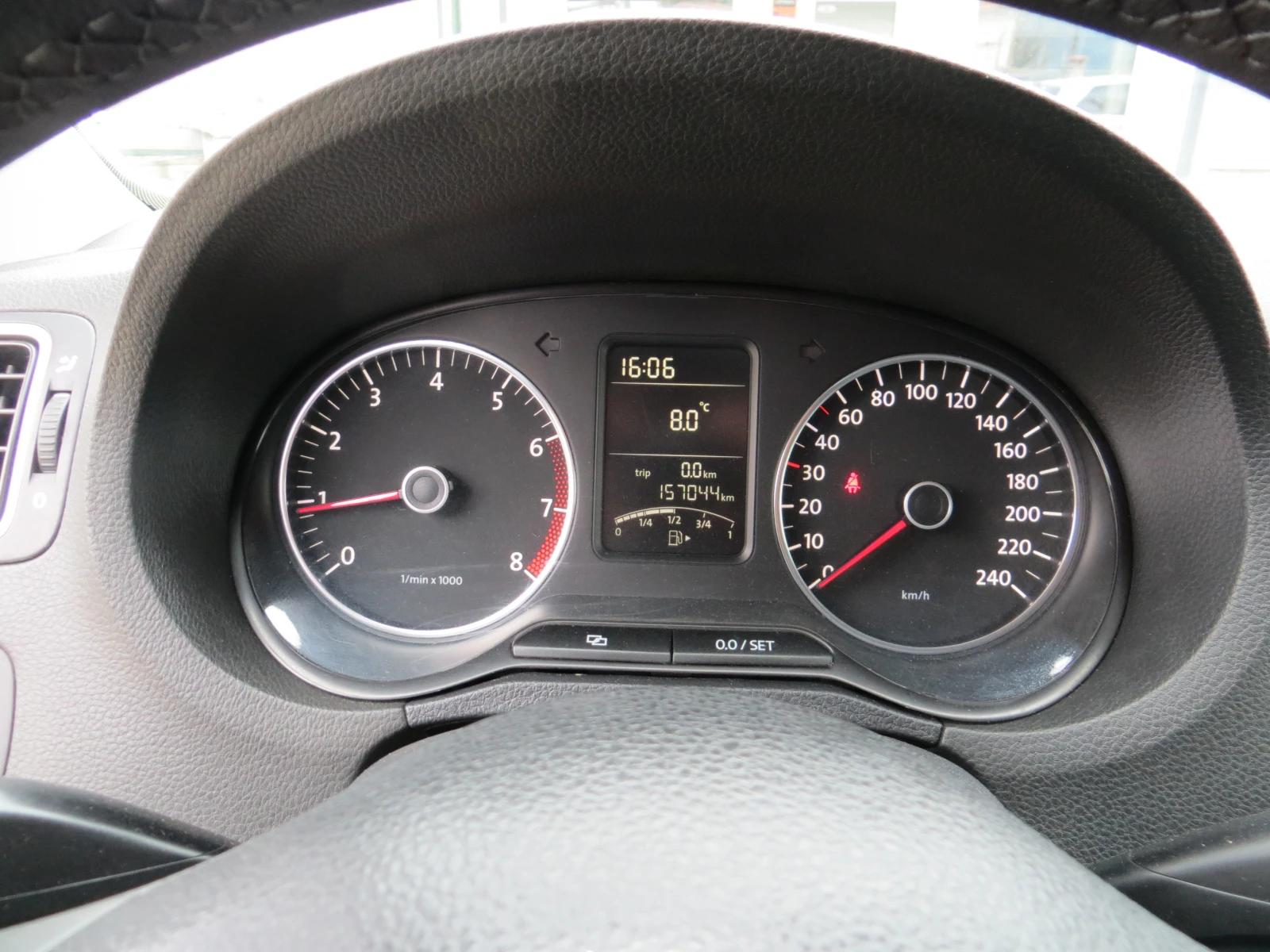 VW Polo 1.2i-СЕРВИЗНА ИСТОРИЯ-ЕВРО-5А, снимка 11 - Автомобили и джипове - 54385919