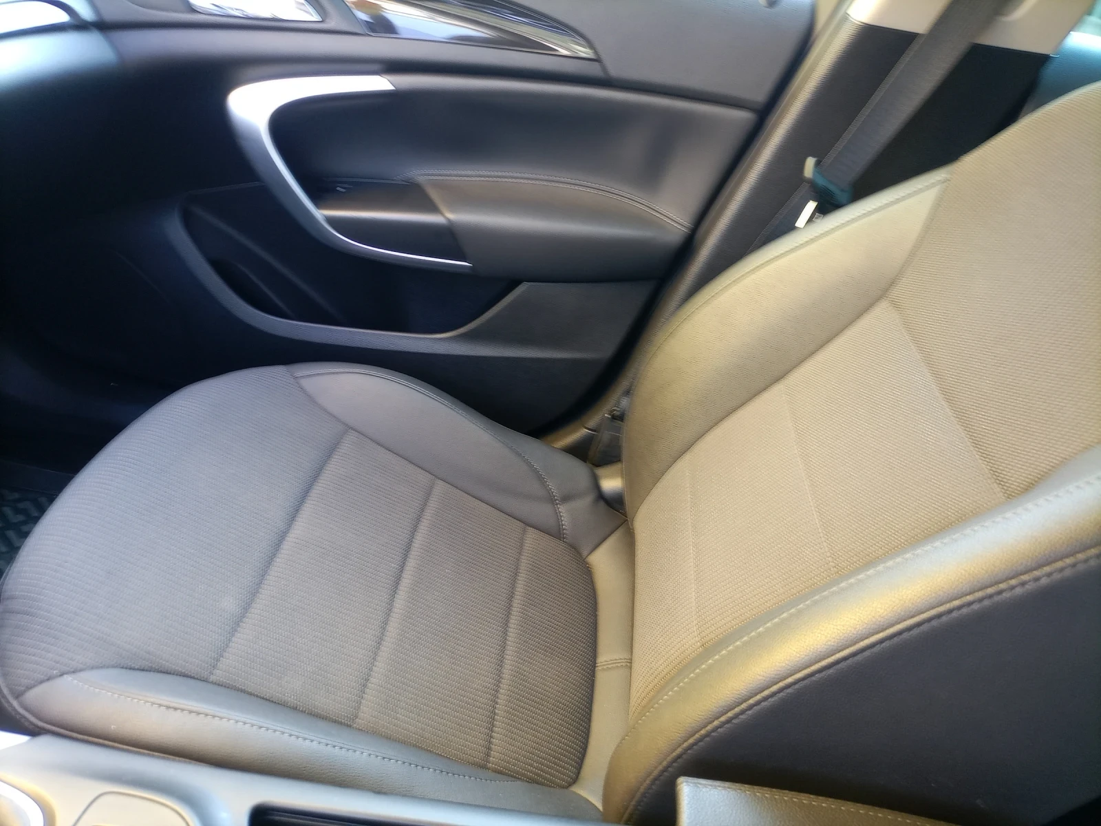 Opel Insignia Дизел, снимка 2 - Автомобили и джипове - 54394569