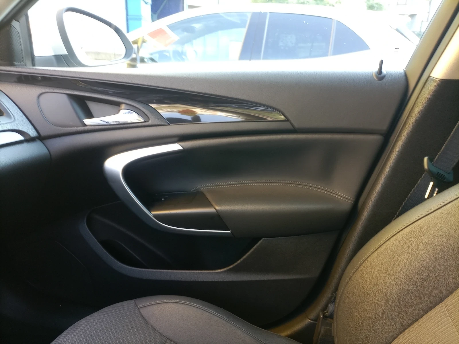 Opel Insignia Дизел, снимка 5 - Автомобили и джипове - 54394569