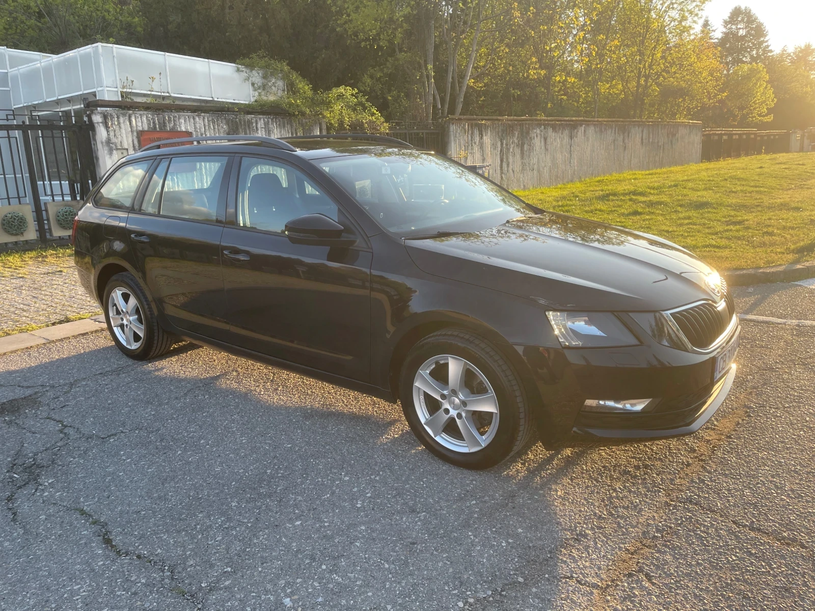 Skoda Octavia 1.0 TSI Ambition  116 ps, снимка 2 - Автомобили и джипове - 54401500