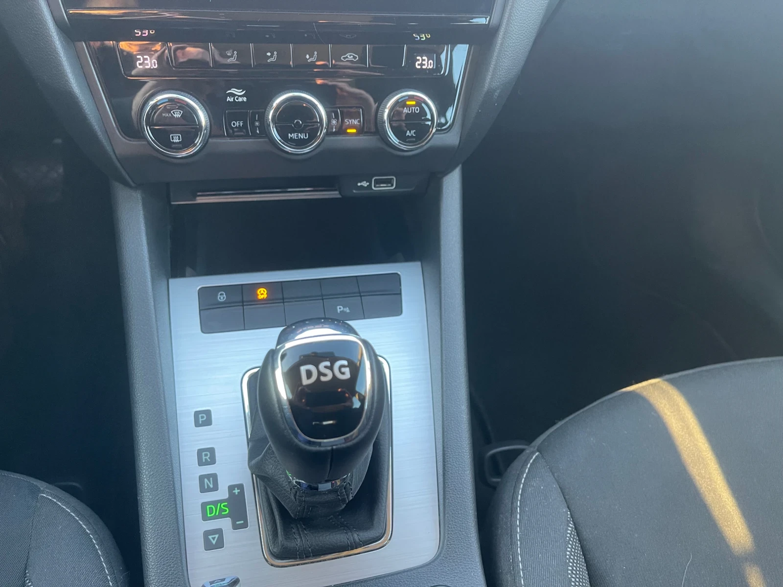 Skoda Octavia 1.0 TSI Ambition  116 ps, снимка 11 - Автомобили и джипове - 54401500