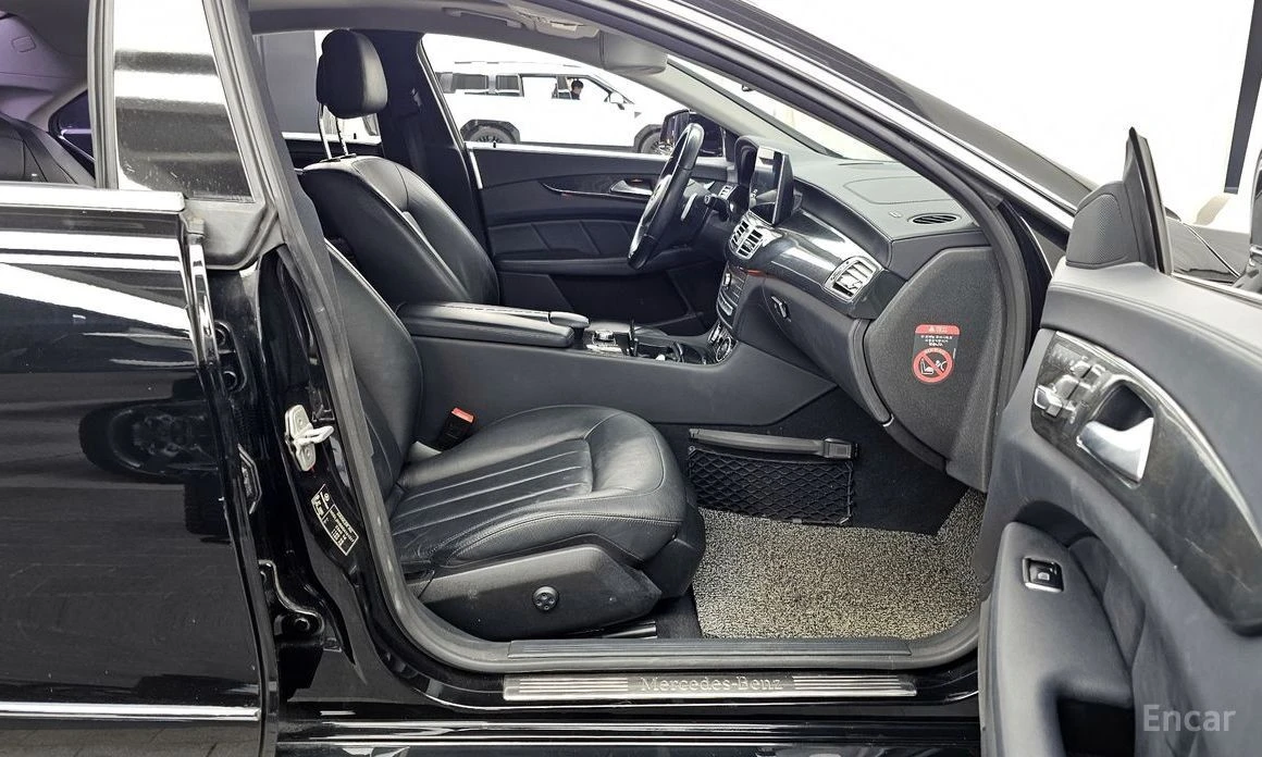 Mercedes-Benz CLS, снимка 11 - Автомобили и джипове - 54402939