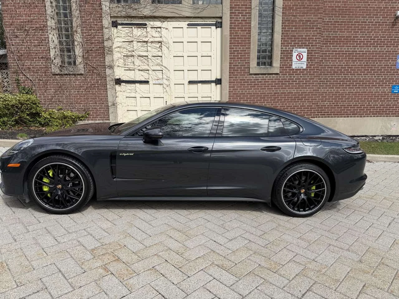 Porsche Panamera 4 E Hybrid /360/MATRIX/BOSE/ОБДУХВАНЕ/АВТОКРЕДИТ, снимка 2 - Автомобили и джипове - 54706670