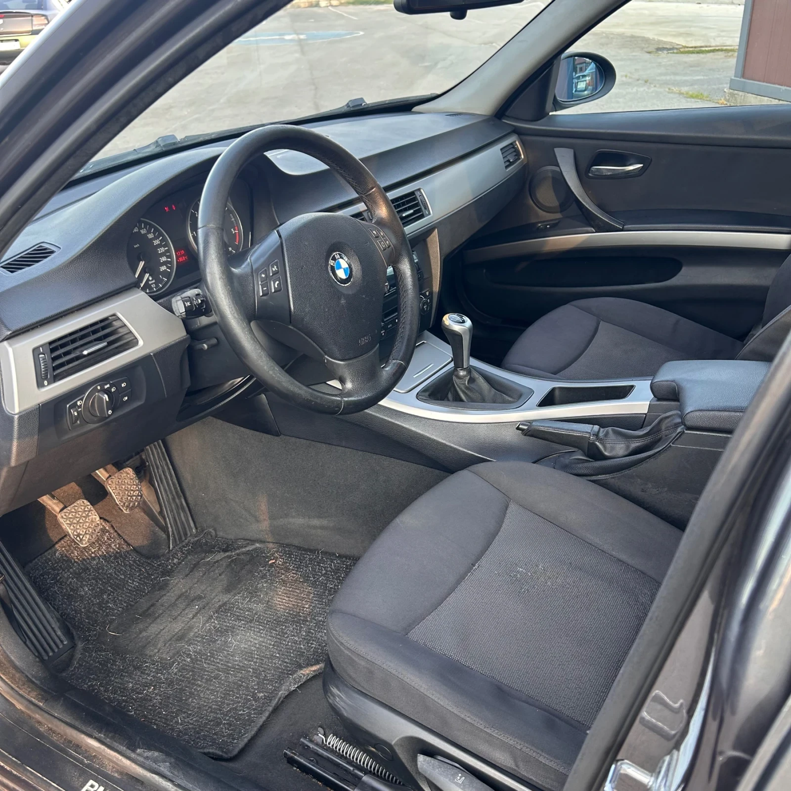 BMW 320 163кс, снимка 4 - Автомобили и джипове - 55216236